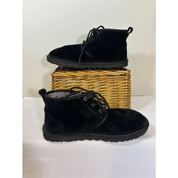 Men's UGG Neumel Chukka Boots Size 11 Black Suede